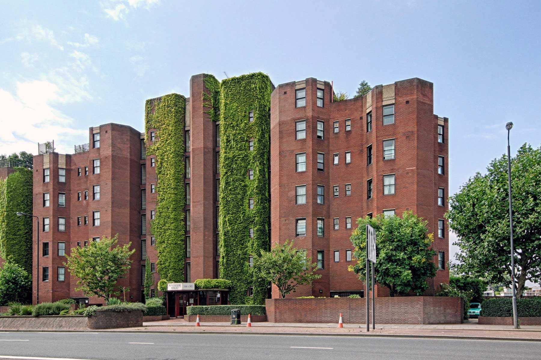 Riverside Court development in Nine Elms 1-3 bed flats.